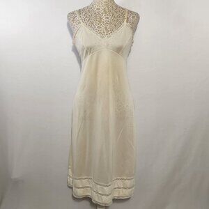 Vintage Union Made JC Penny Women's Size 12/34 Small Ivory Mid Length Slip Dress